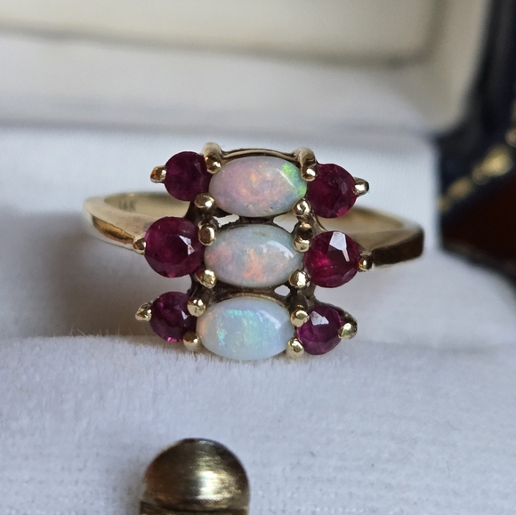 Antique Opal and ruby ring 14kt - Picture 4 of 7